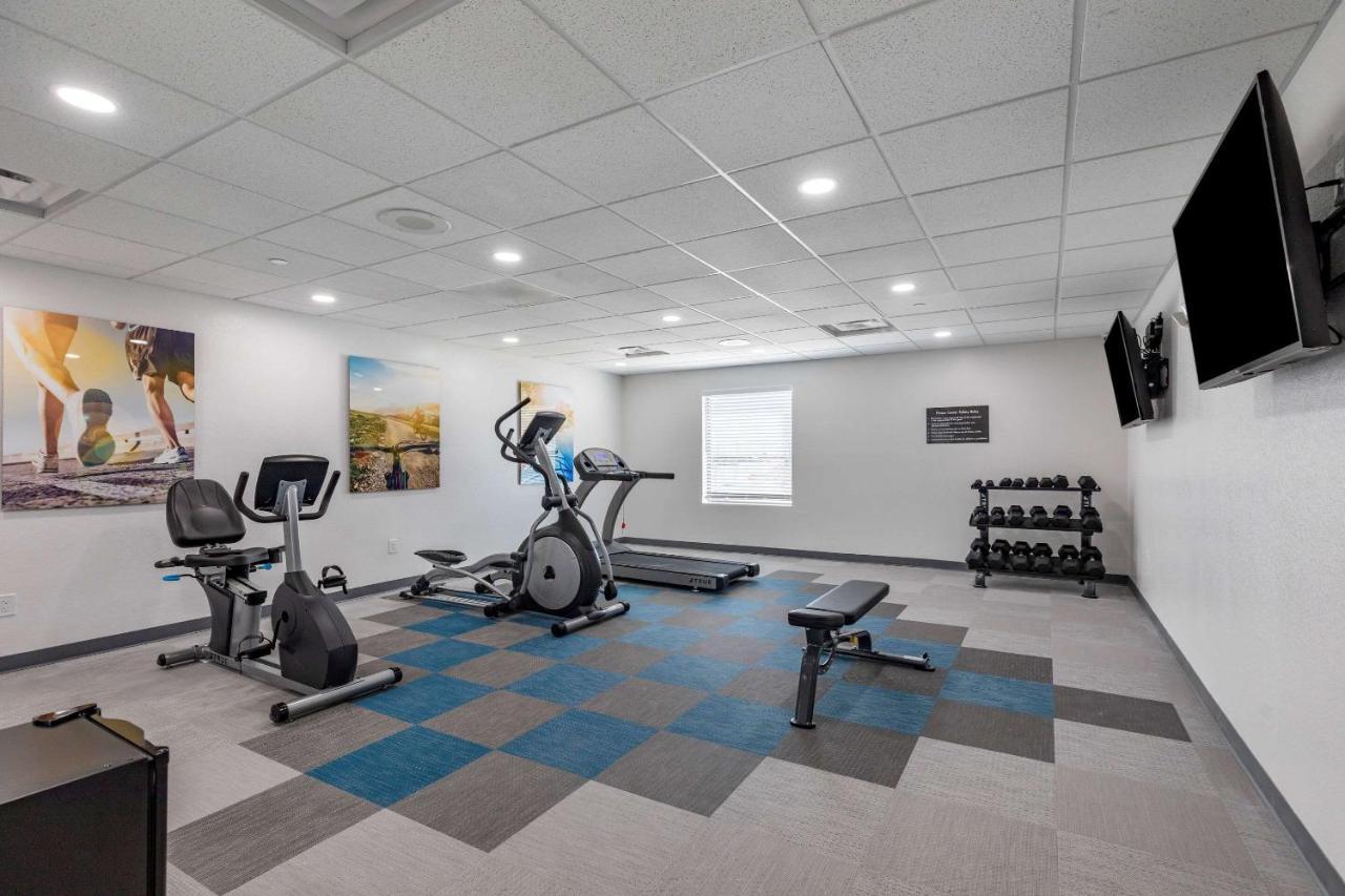 Strasburg Comfort Inn & Suites Bennett מראה חיצוני תמונה