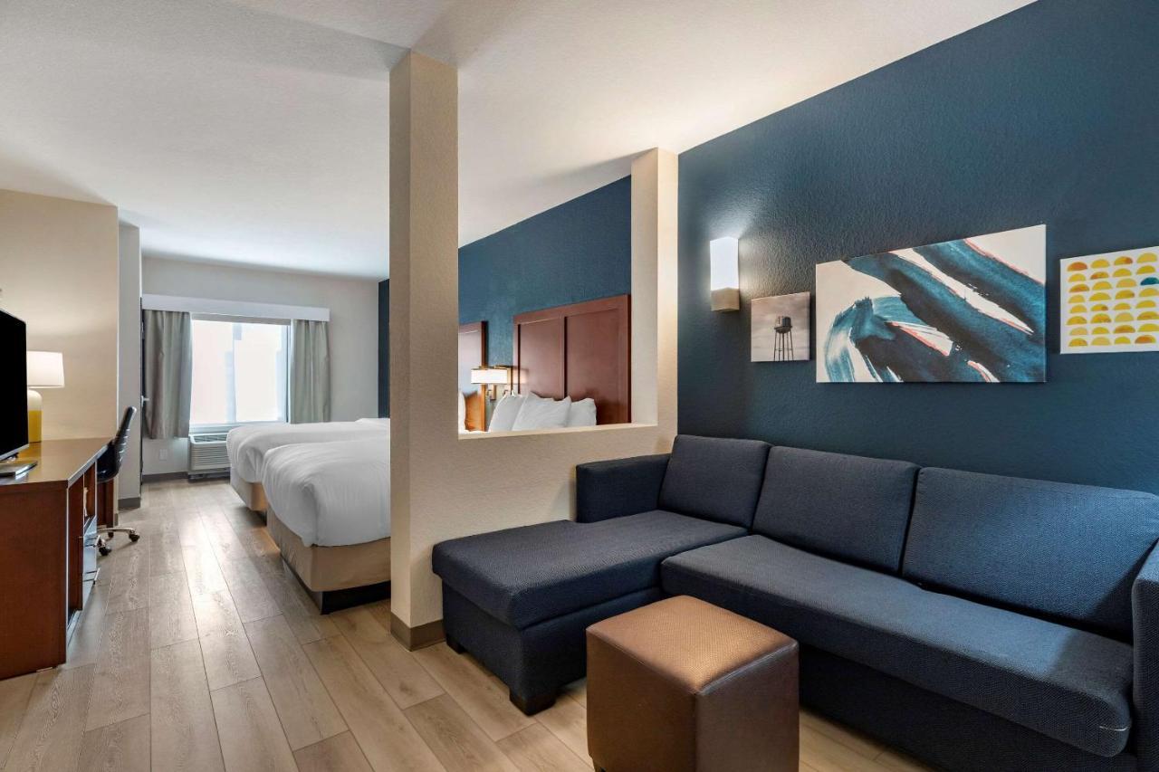 Strasburg Comfort Inn & Suites Bennett מראה חיצוני תמונה